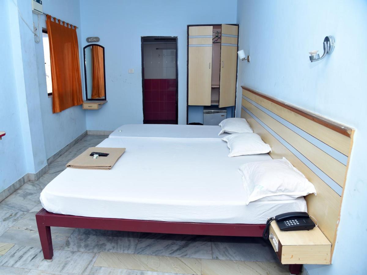 Hotel Aditya Пондичерри Экстерьер фото