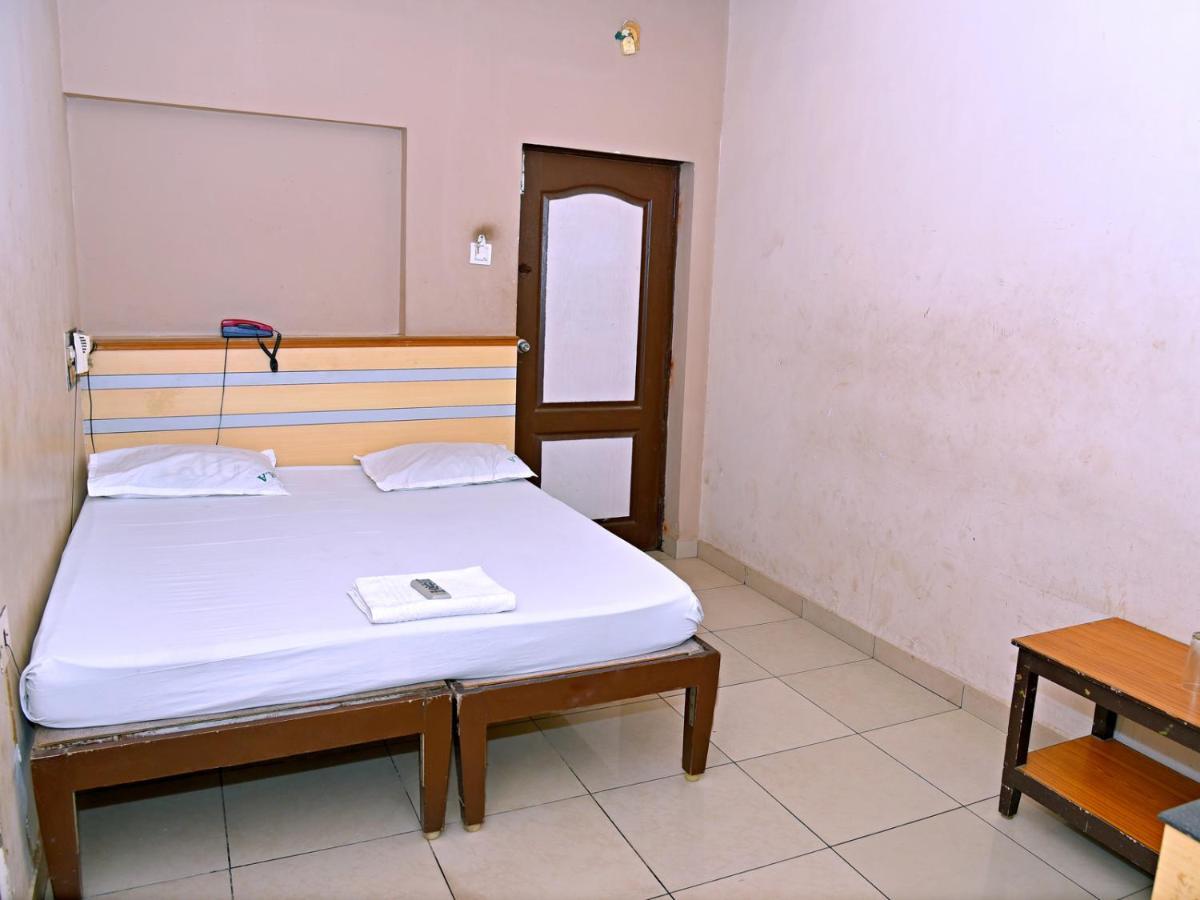 Hotel Aditya Пондичерри Экстерьер фото
