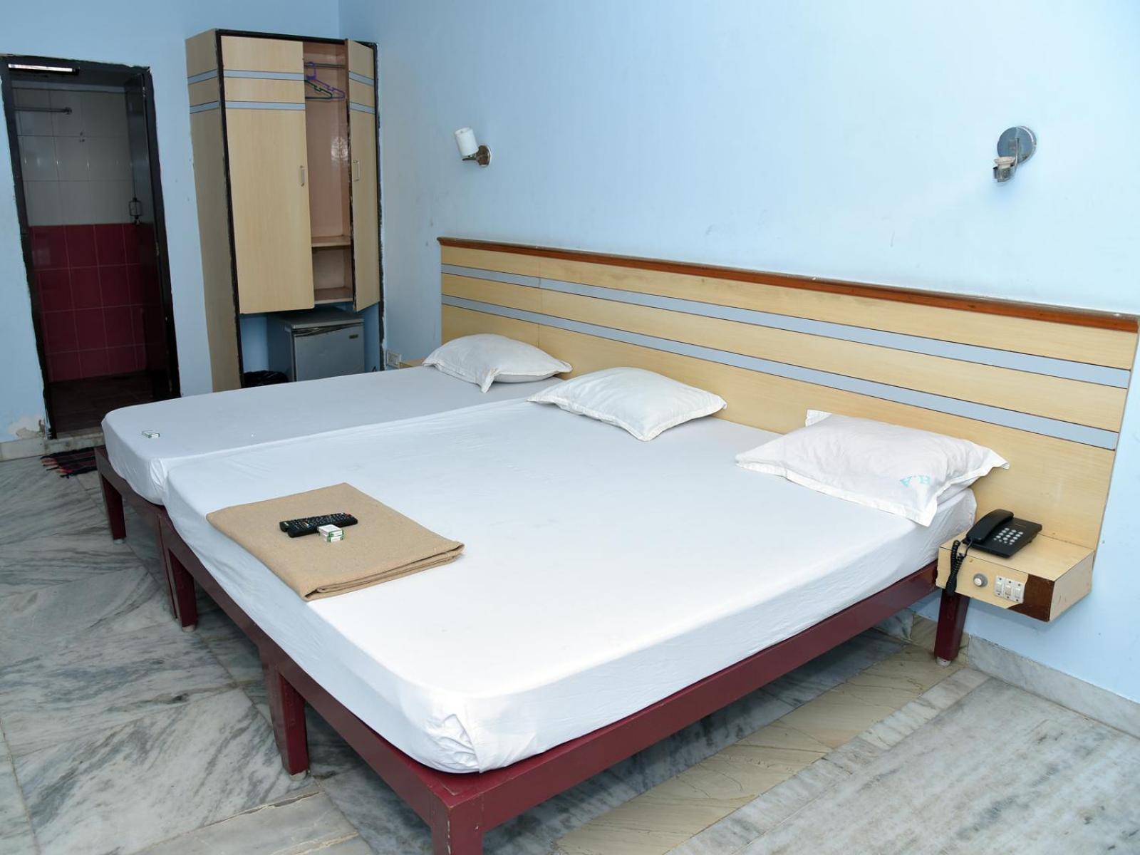 Hotel Aditya Пондичерри Экстерьер фото