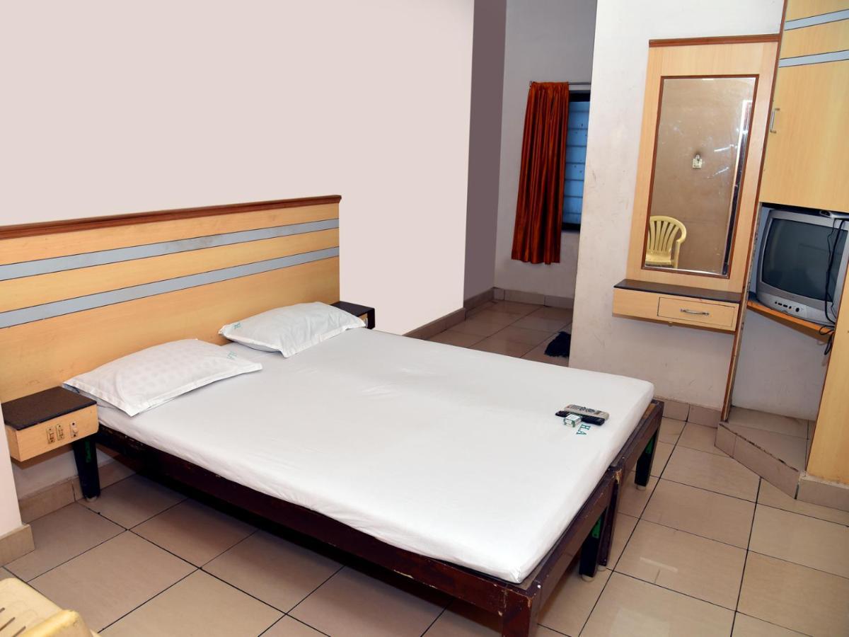Hotel Aditya Пондичерри Экстерьер фото