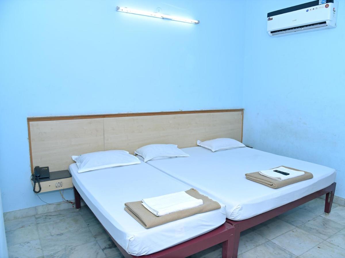 Hotel Aditya Пондичерри Экстерьер фото