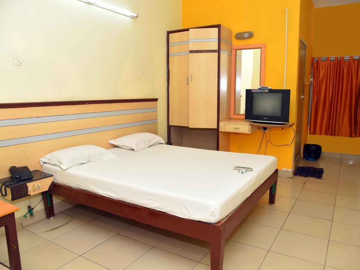Hotel Aditya Пондичерри Экстерьер фото